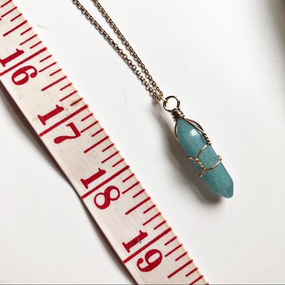 Express gold wire wrapped stone necklace - Picture 3 of 3